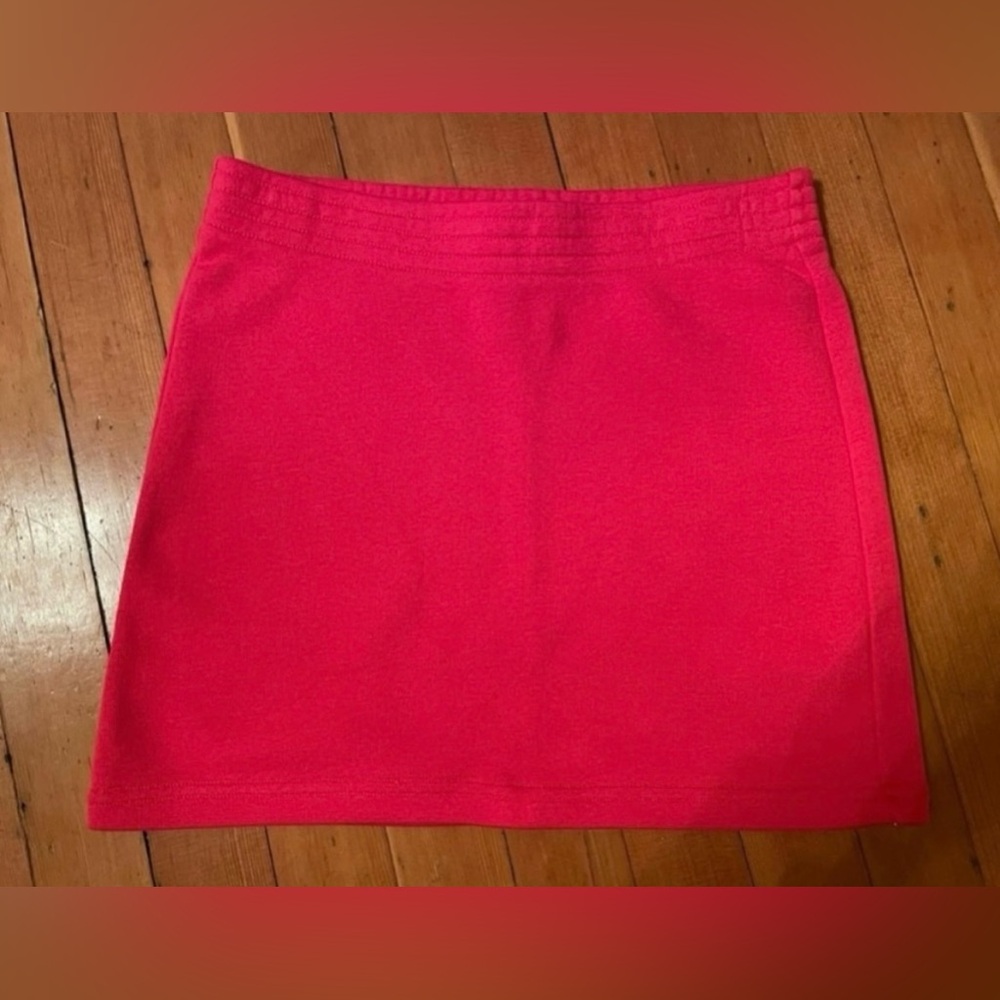 NWOT Aritzia TNA Airy AF soft pull-on skirt. 72% Cotton, 28% Polyester. Size XS